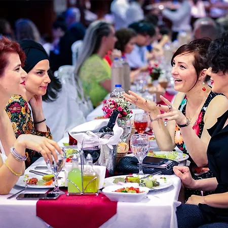 Turnatour Bosphorus Dinner Cruise Istambul