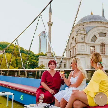 Hotel na wodzie Turnatour Bosphorus Dinner Cruise *